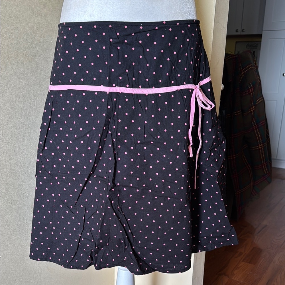 Mix Nouveau Knee-length Black and Pink Skater Skirt with Pleated Tie Front